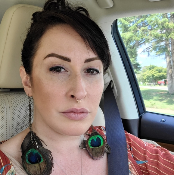 Meet your Posher, Michele - Picture 2 of 4